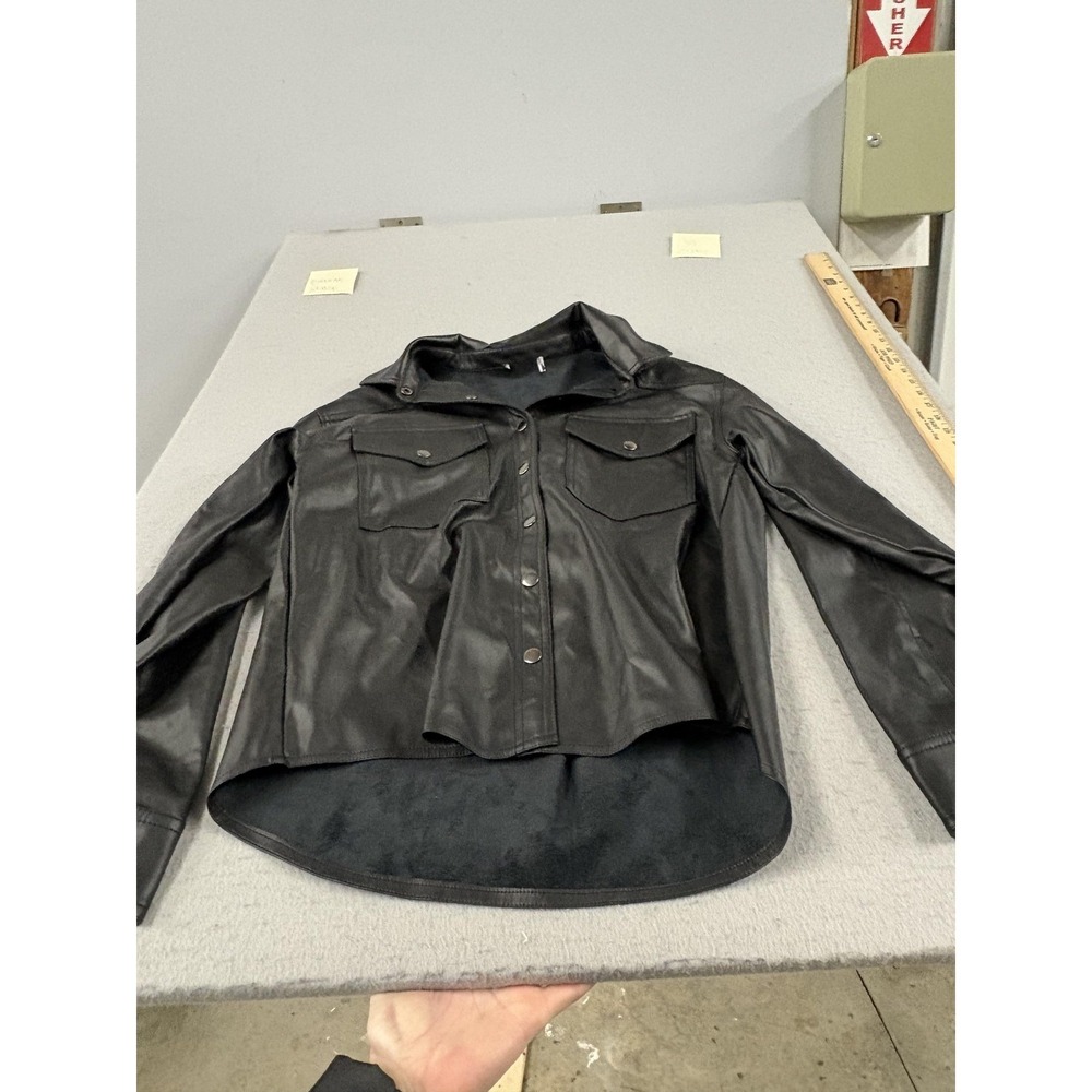 Evereve Jacket Womens Medium Black Faux‎ Leather Snap Front Shacket Pockets
